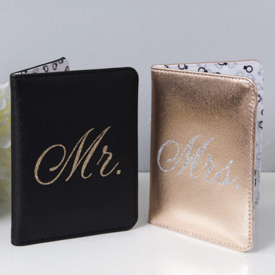 Amore Set of 2 Passport Holders Black & White - 'Mr & Mrs'