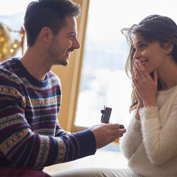 How to Choose the Perfect Engagement Gift for Your Loved One